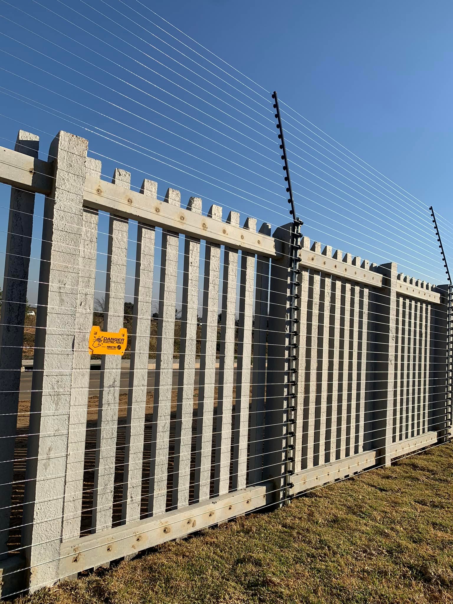 Electric fence installation by Kirsten Security